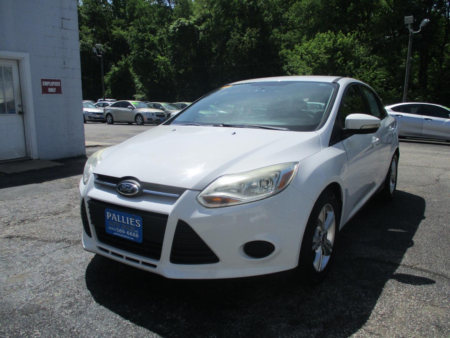 2014 WHITE Ford Focus SE Sedan (1FADP3F28EL) with an 2.0L L4 DOHC 16V engine, located at 540a Delsea Drive, Sewell, NJ, 08080, (856) 589-6888, 39.752560, -75.111206 - Photo#0